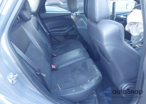 2017 Ford Focus Rs из США, поврежденный, VIN WF0DP3TH6H4121102